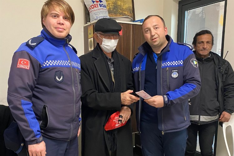 İzmit Zabıtası ‘insanlık ölmemiş’ dedirtti!