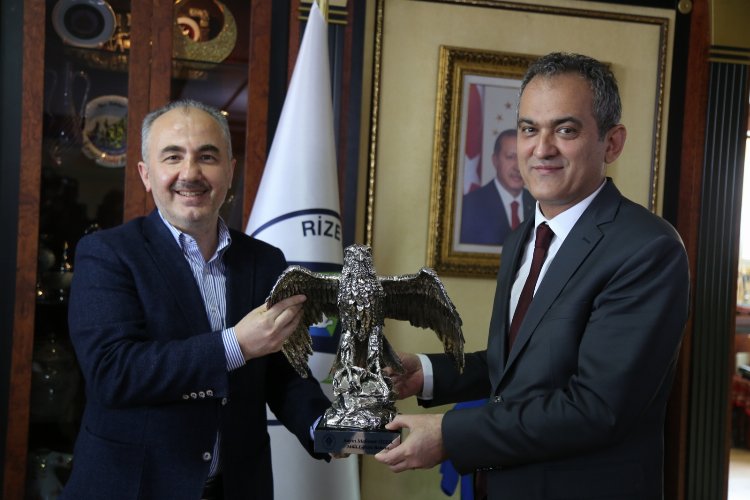 Bakan Özer’den Rize’ye ziyaret