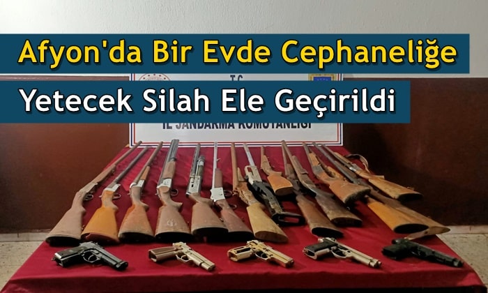 Afyon’da bir evde cephaneliğe yetecek silah bulundu