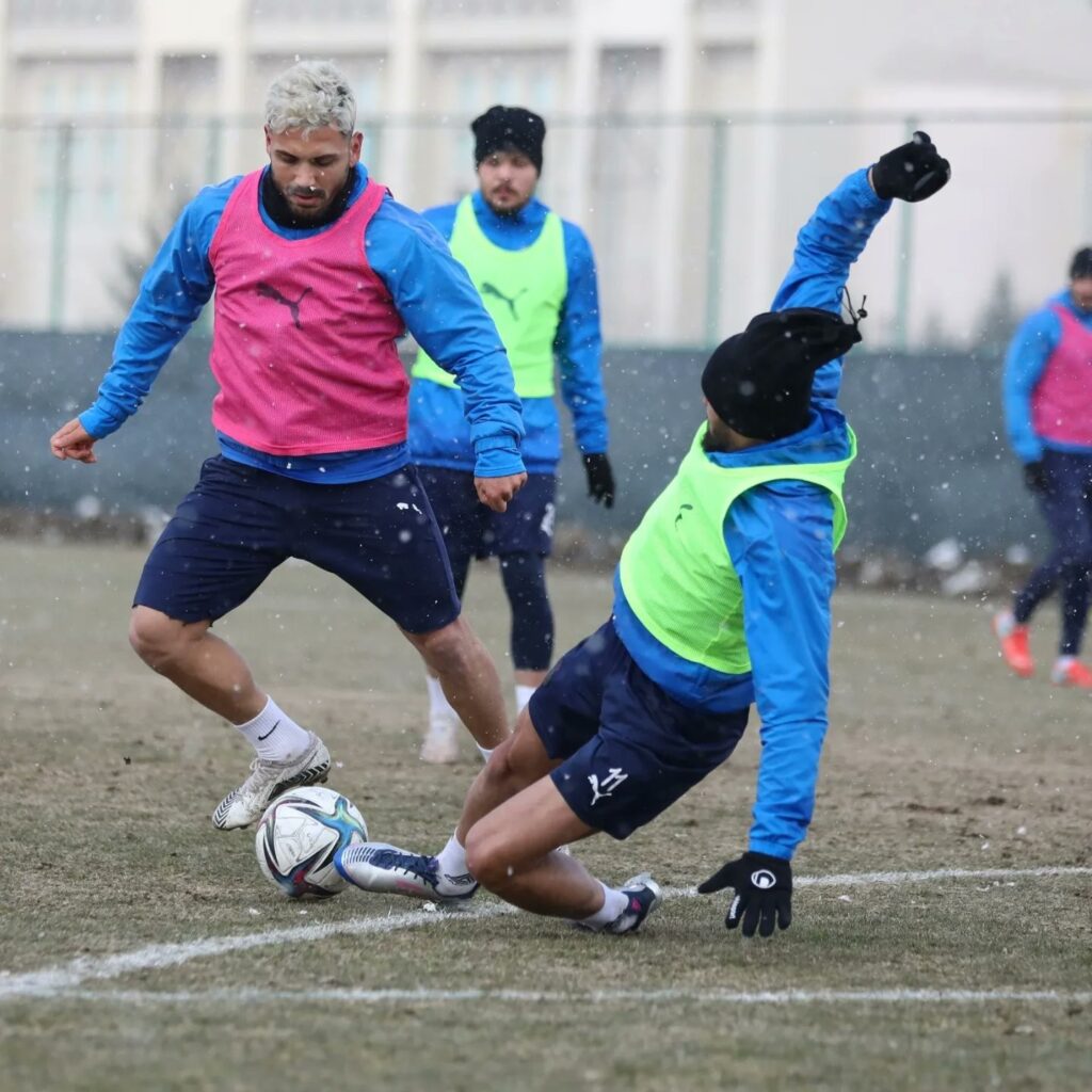 Afyonspor hafta sonu lideri konu edecek