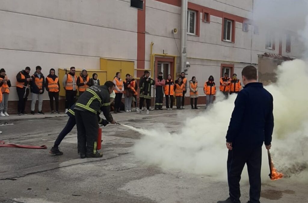 AKUK öğrencilerine uygulamalı tatbikat