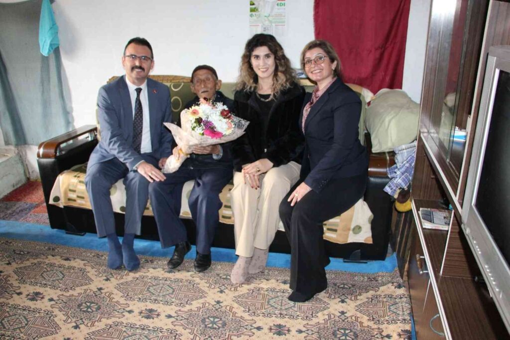 Başmakçı’da Yaşlılara Saygı Haftası etkinliği