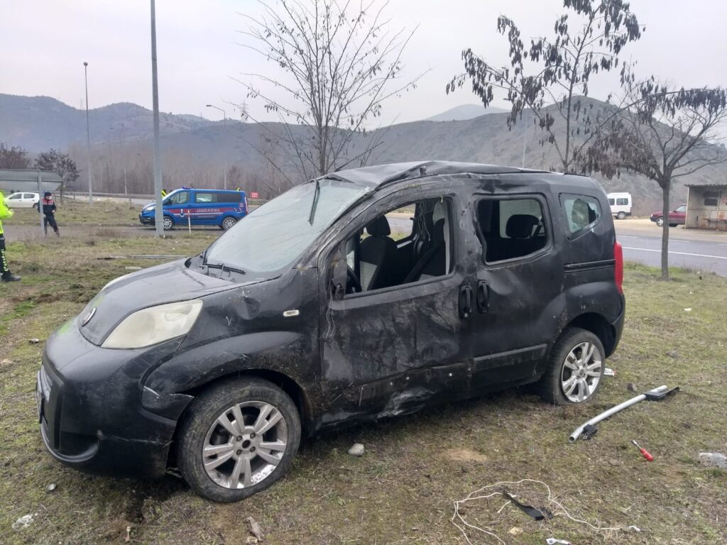Bilecik’te trafik kazası: 3 kişi yaralandı