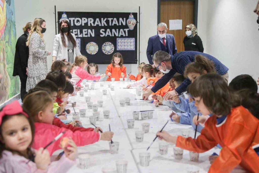 Çini karo boyama etkinliği