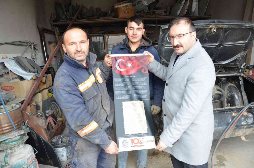 Emet Belediyesi’nden esnafa 100. zafer yılı takvimi