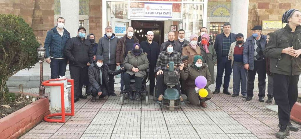 Engelli bireyler camide buluştu