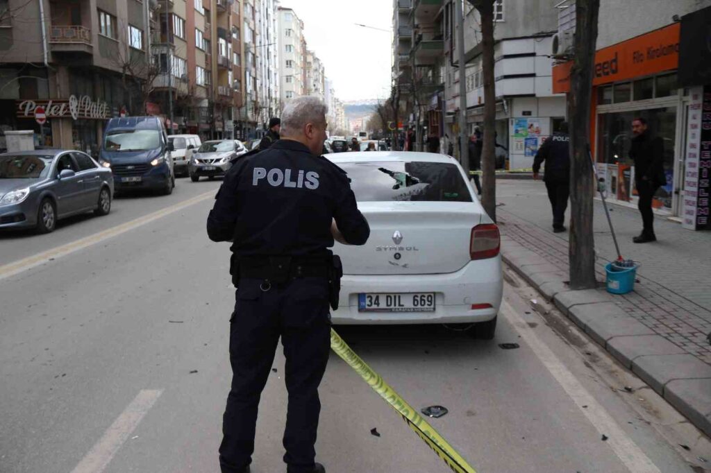 Eskişehir’de silahlı ve sopalı kavga: 2 yaralı