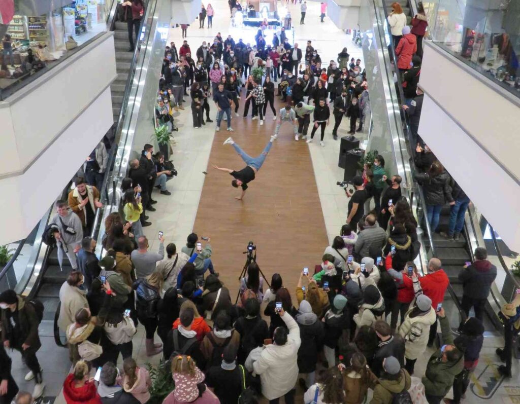 Espark’tan ziyaretçilerine ‘flash mob’ sürprizi