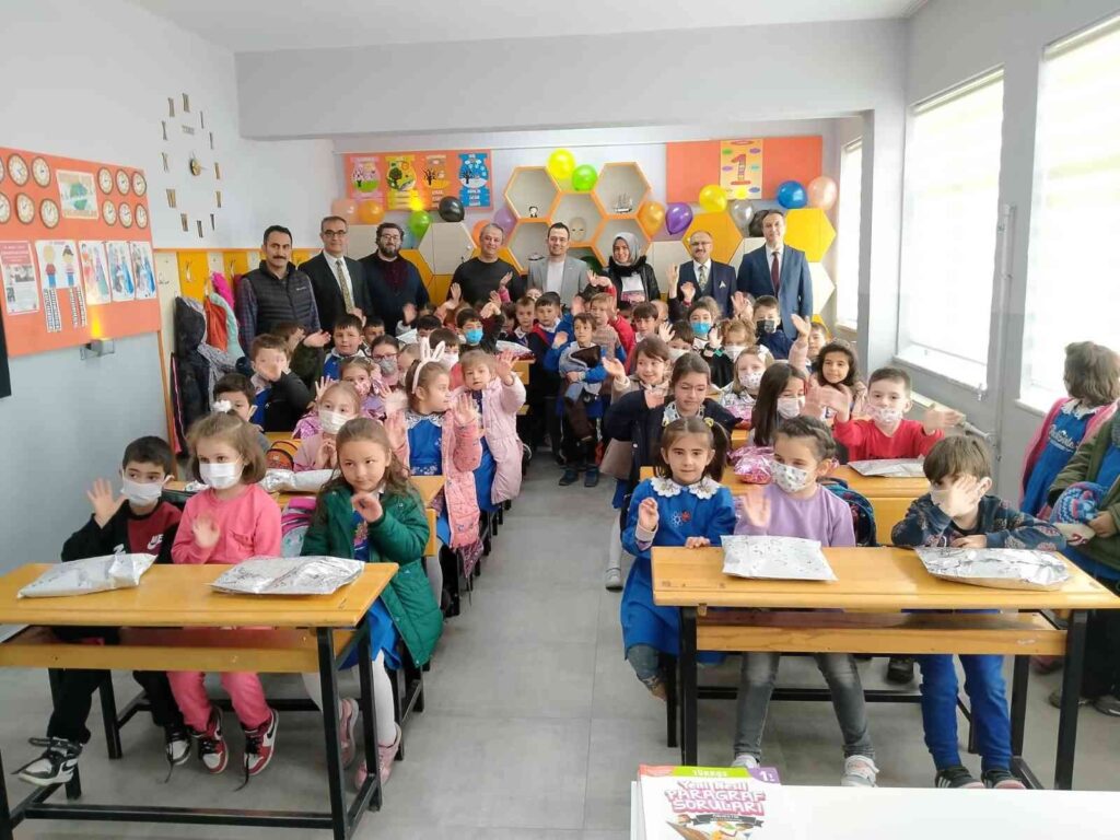 “Her yerde okuyorum” Gediz’de