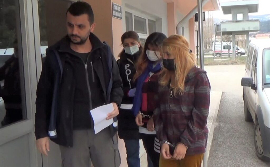 Kütahya’da hırsızlık zanlısı iki kadın yakalandı