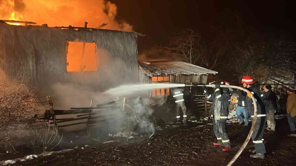 Kütahya’da şehit ailesinin evi yandı