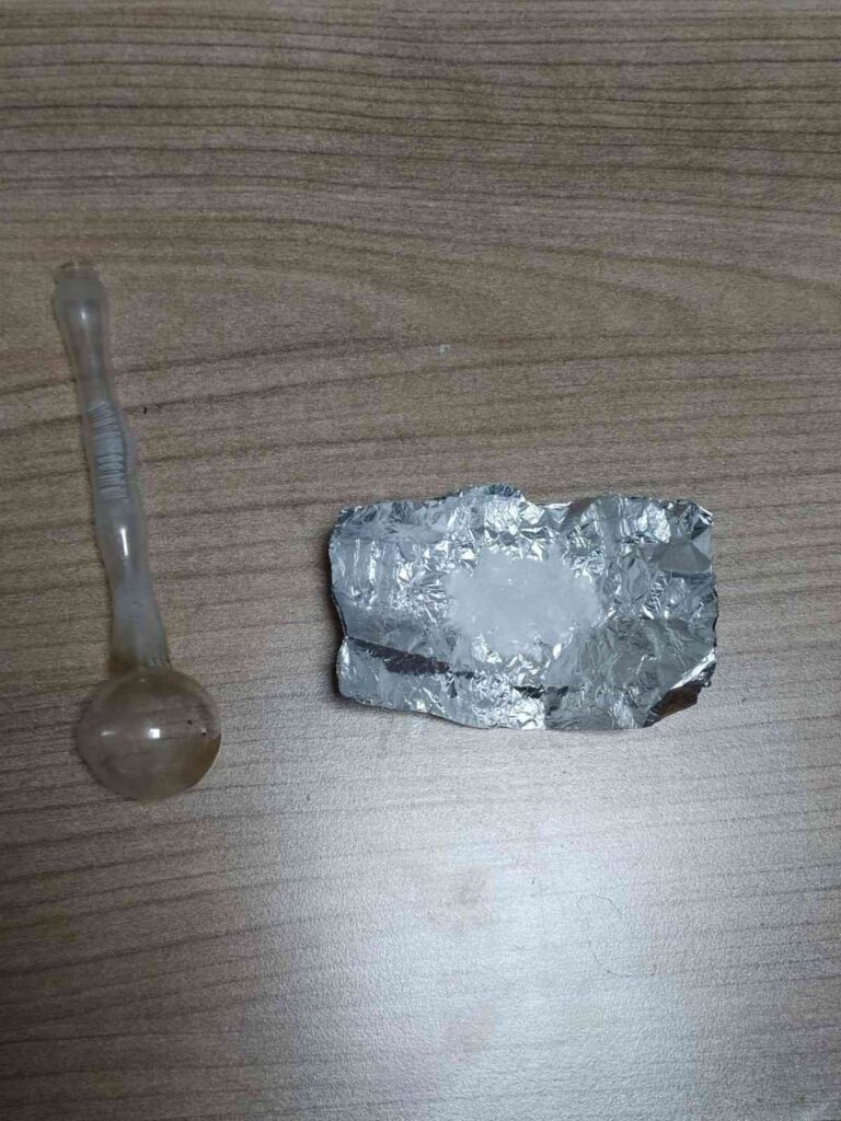 Mahalle ve çarşı bekçileri uyuşturucu ele geçirdi