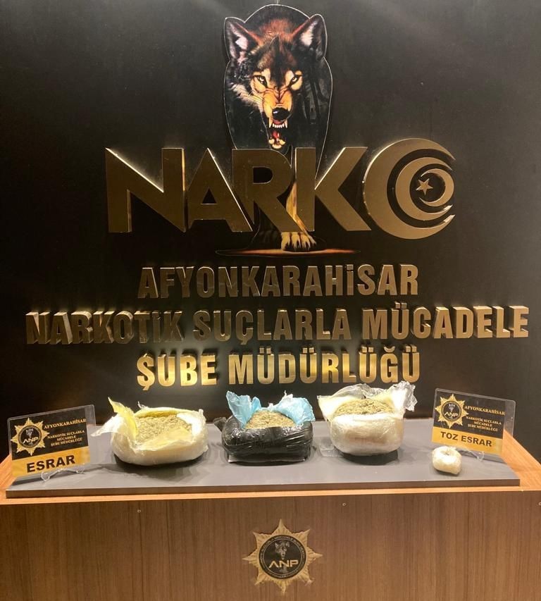 Otobüsle uyuşturucu kaçakçılığı yapan şahsı polis yakaladı