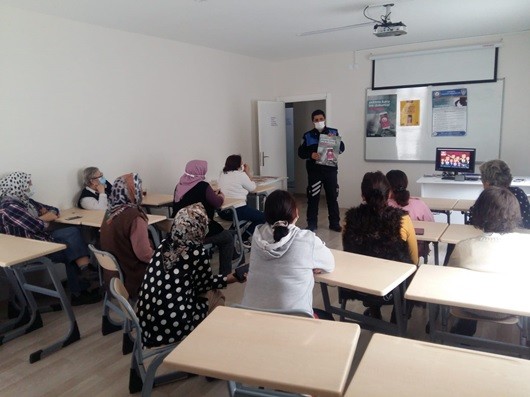 Polis ekiplerinden KADES bilgilendirmesi