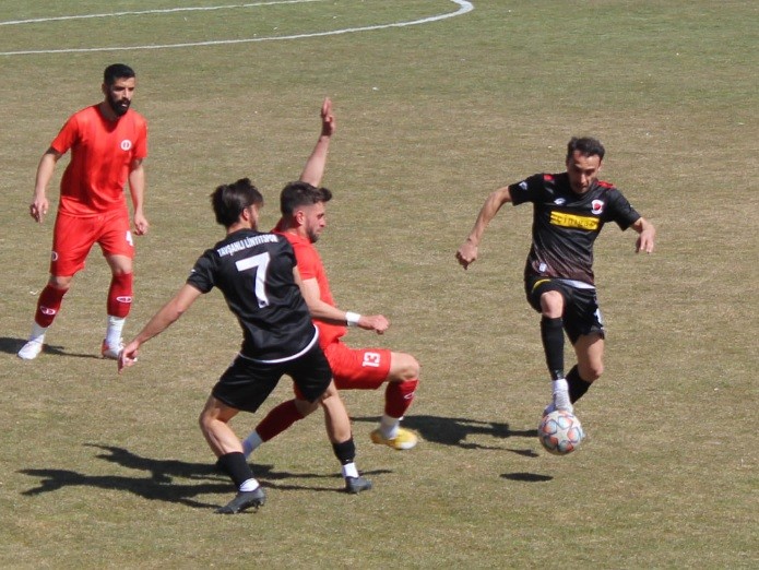 TKİ Tavşanlı Linyitspor liderlik koltuğunda