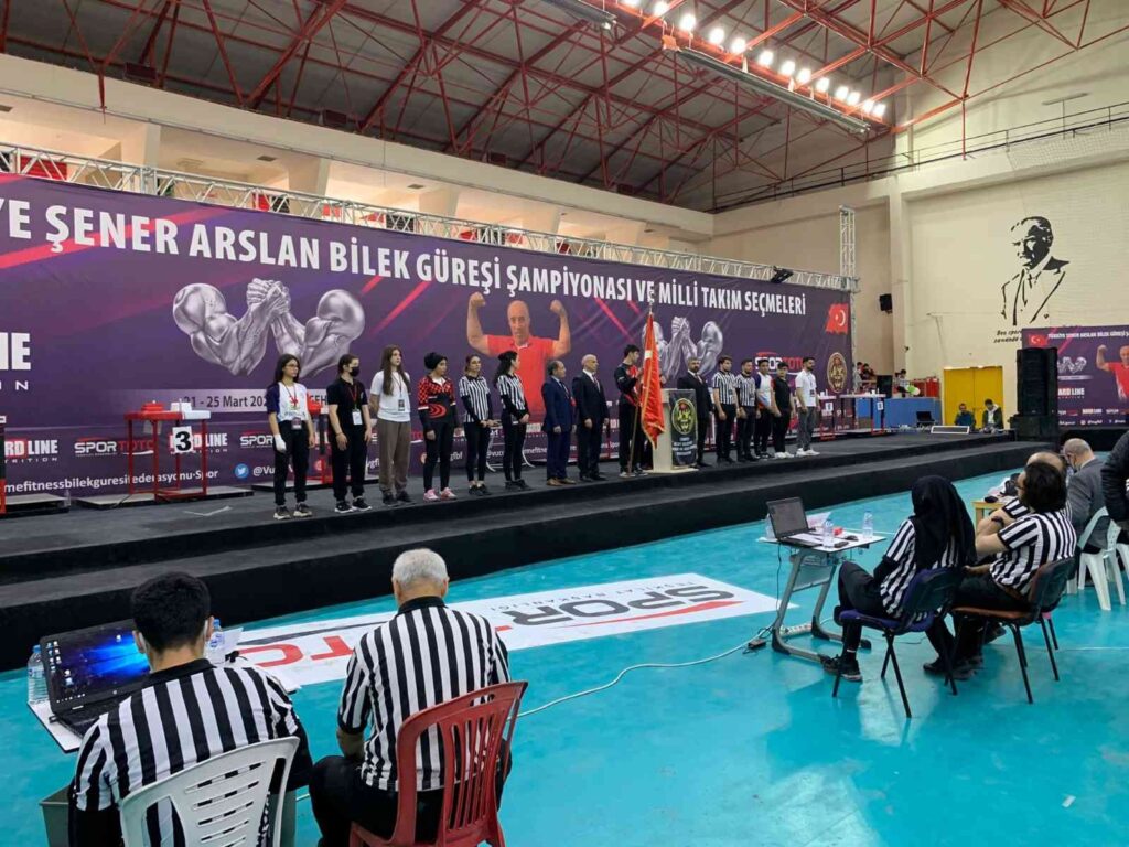 Türkiye Şener Arslan Bilek Güreşi Şampiyonası başladı