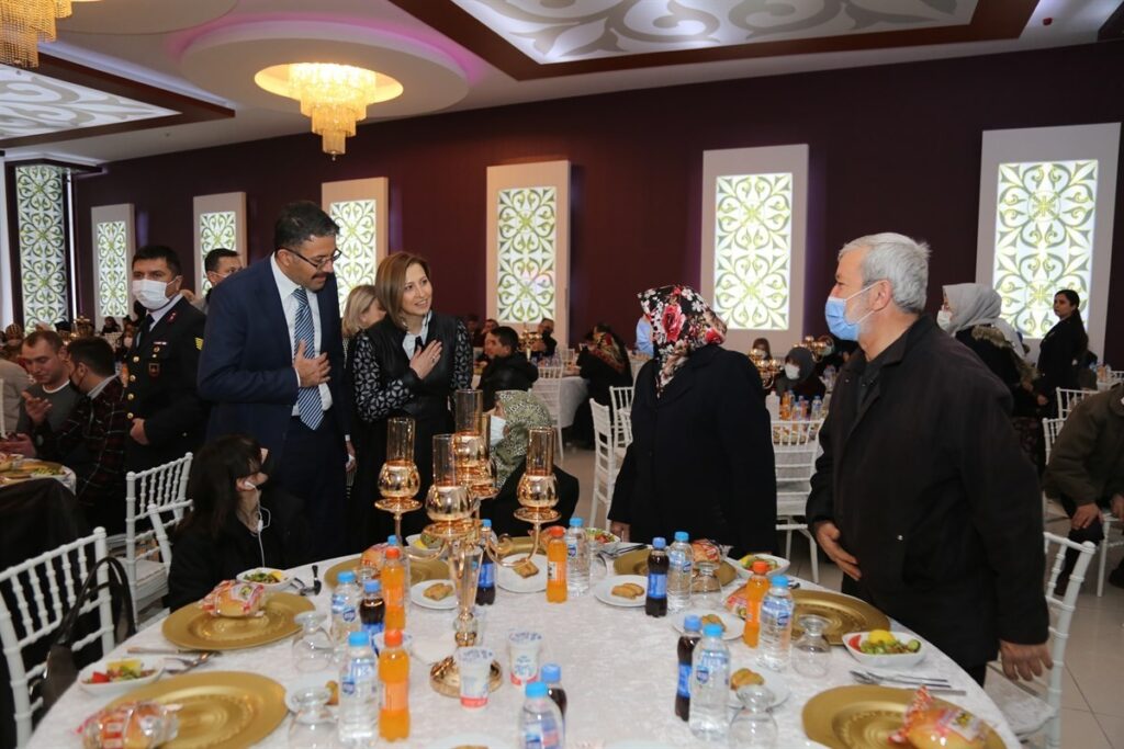 Vali Çelik: “En büyük duamız; Rabbim şehitlerimize bizleri utandırmasın, mahcup etmesin”