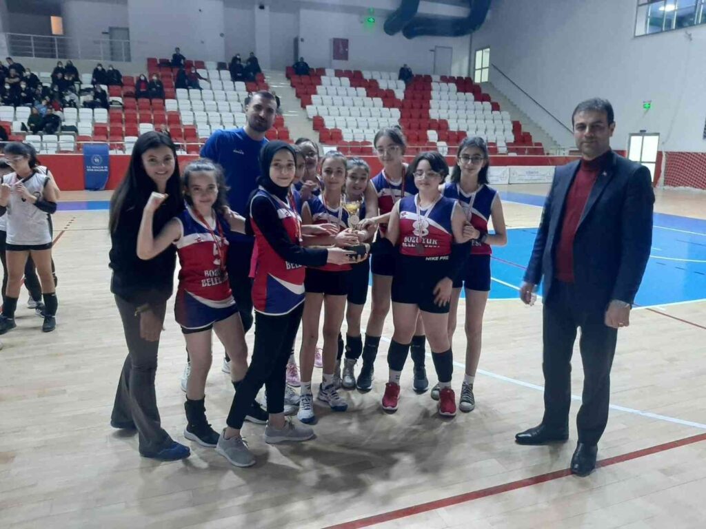 Voleybolda şampiyon değişmedi
