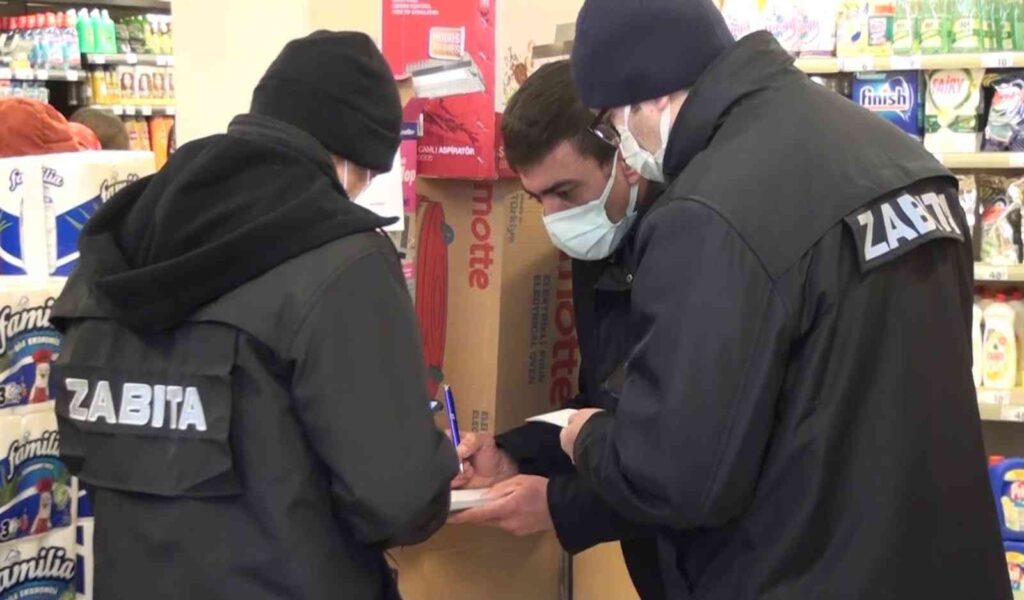 Zabıta ekipleri zincir marketlerde yağ ve etiket denetimi yaptı