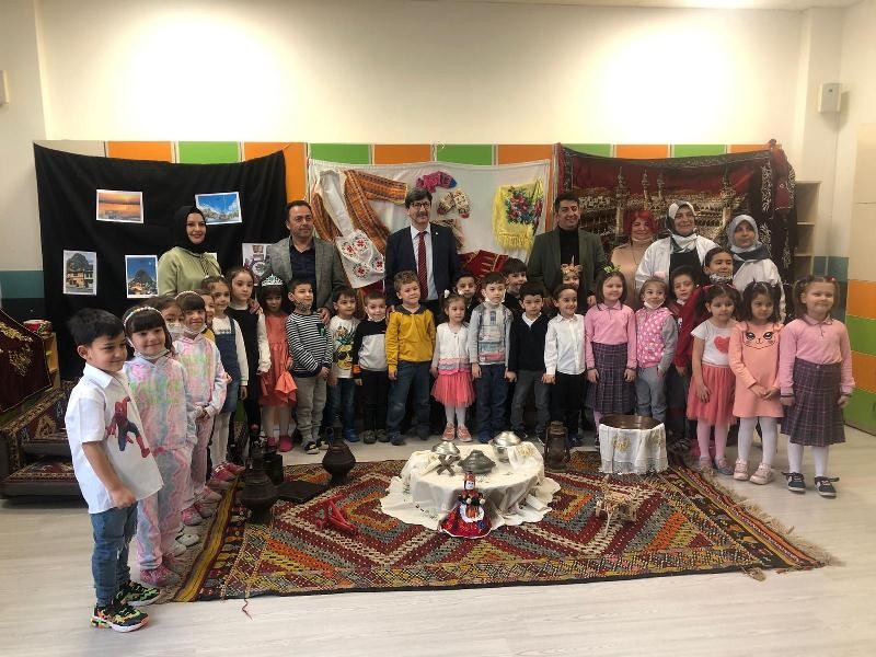 Afyon’un yöresel yemeklerini minikler tanıttı