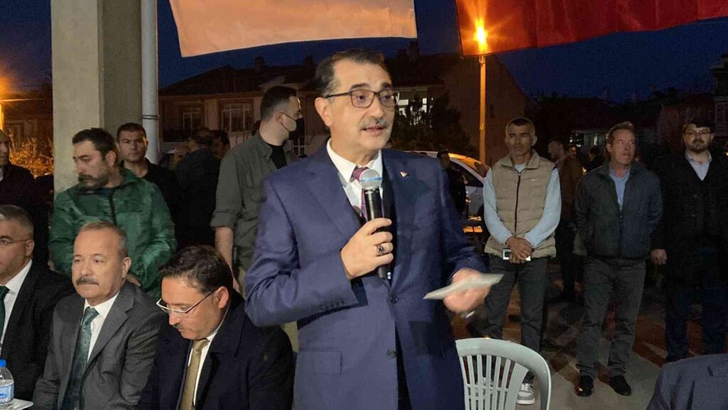 Bakan Dönmez: “Cumhuriyetimizin 100. yılında artık evlerinizde ocağı yakıp çayı demlediğinizde bizim gazımızı göreceksiniz”