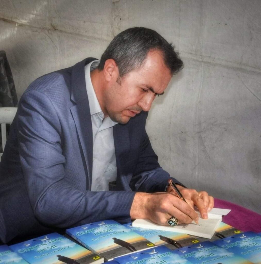 ‘Candan İçre’ okuyucularıyla buluştu