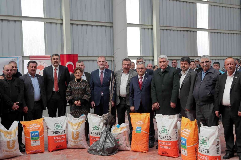Çiftçilere tohum, fidan, şeker ve gübre desteği