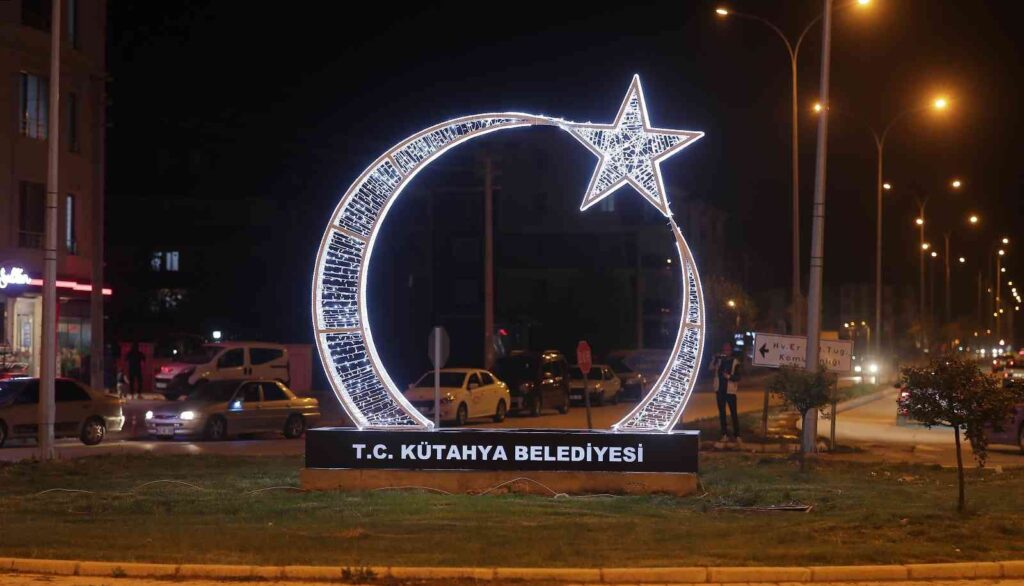 Dumlupınar Mahallesi’ne ay yıldız figürü