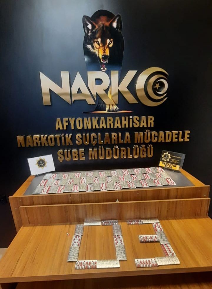 Durdurulan araçta bin 108 adet uyuşturucu hap ele geçirildi