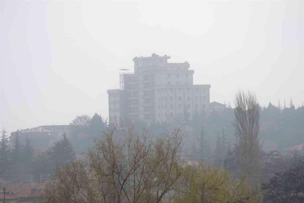 Eskişehir güne sisle başladı