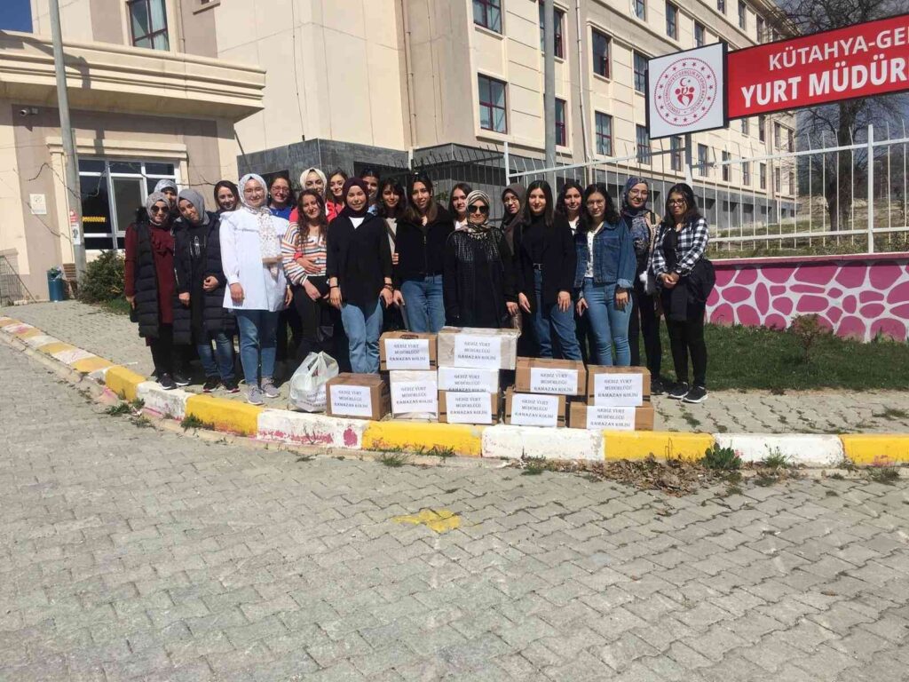 Gediz’de ihtiyaç sahibi ailelere ramazan paketi