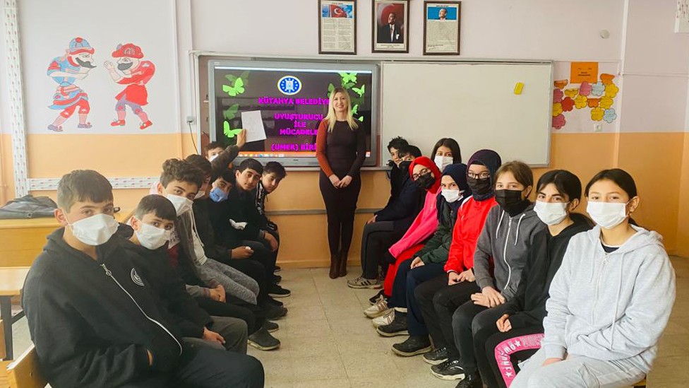 Gençler zararlı alışkanlıklara karşı bilgilendirildi