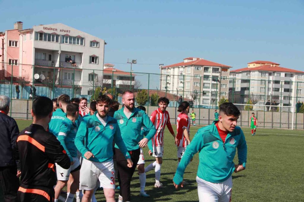 Gergin geçen maçı Bilecikspor kazandı