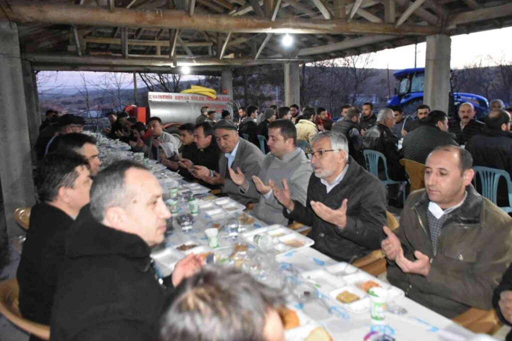 İnönü’de iftar buluşmaları ’Esnemez Mahallesi’ ile başladı