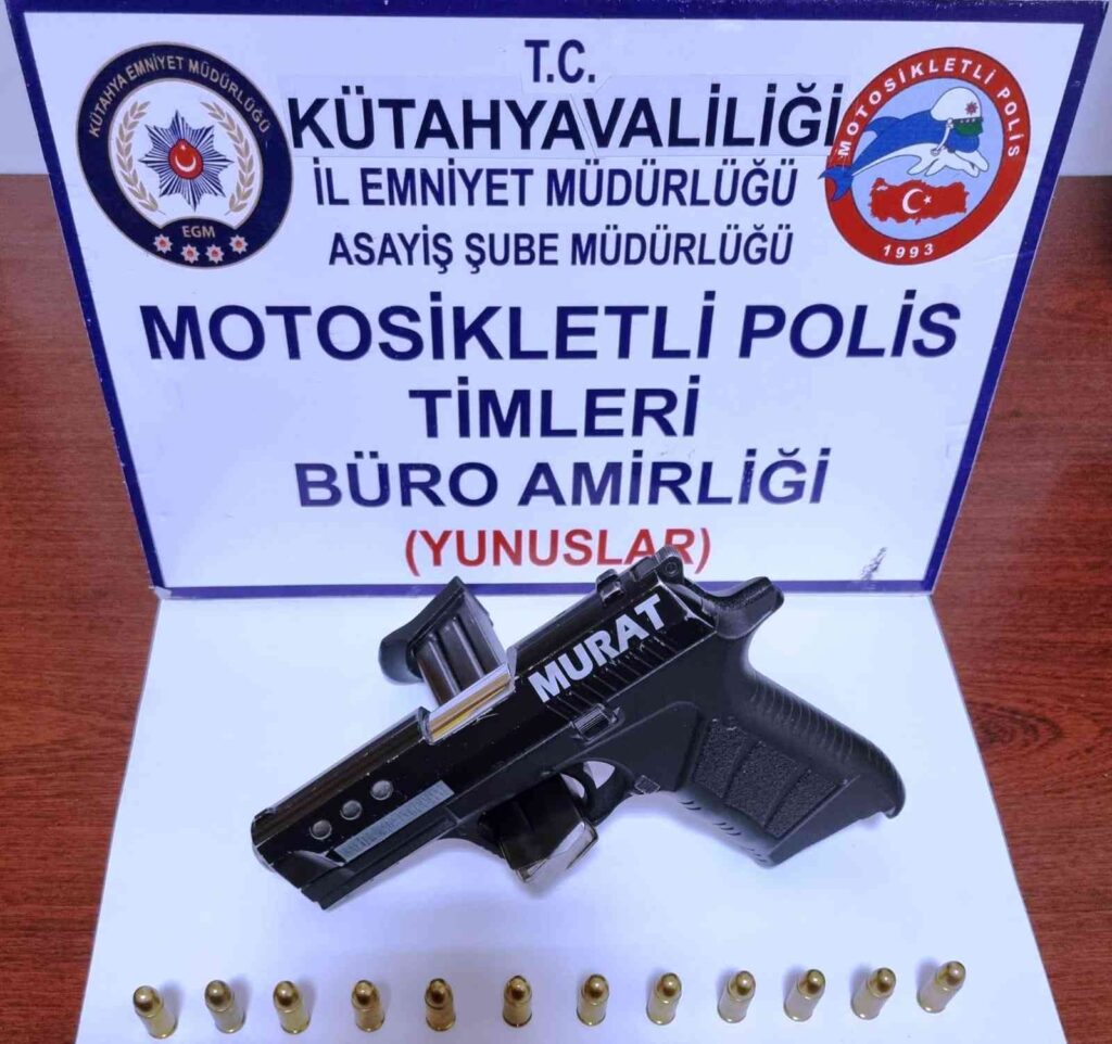 Kütahya’da bir şahsın üzerinde ruhsatsız tabanca ele geçirildi