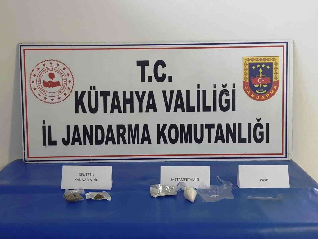 Kütahya’da durdurulan araçta uyuşturucu ele geçirildi