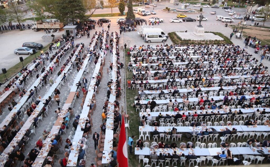 Kütahya’da halk iftarı