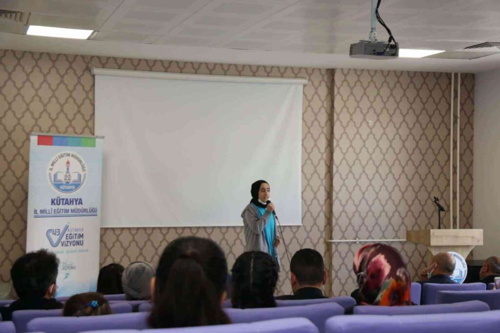 Kütahya’da şiir okuma yarışması