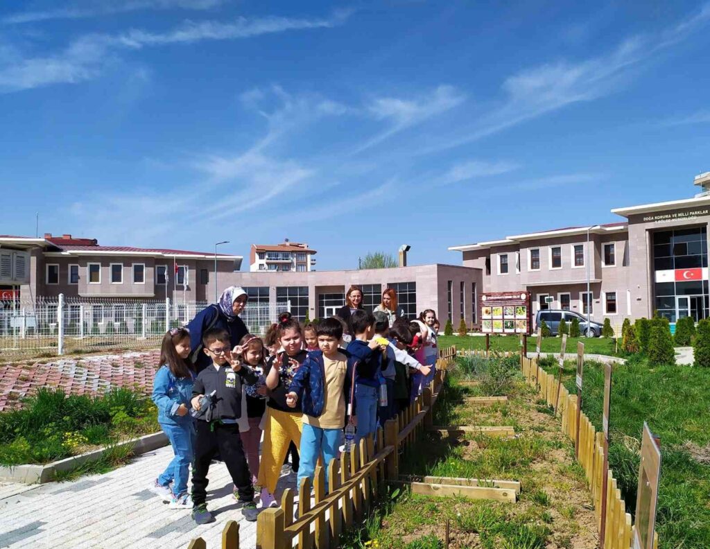 Miniklere DKMP’nin faaliyetleri anlatıldı