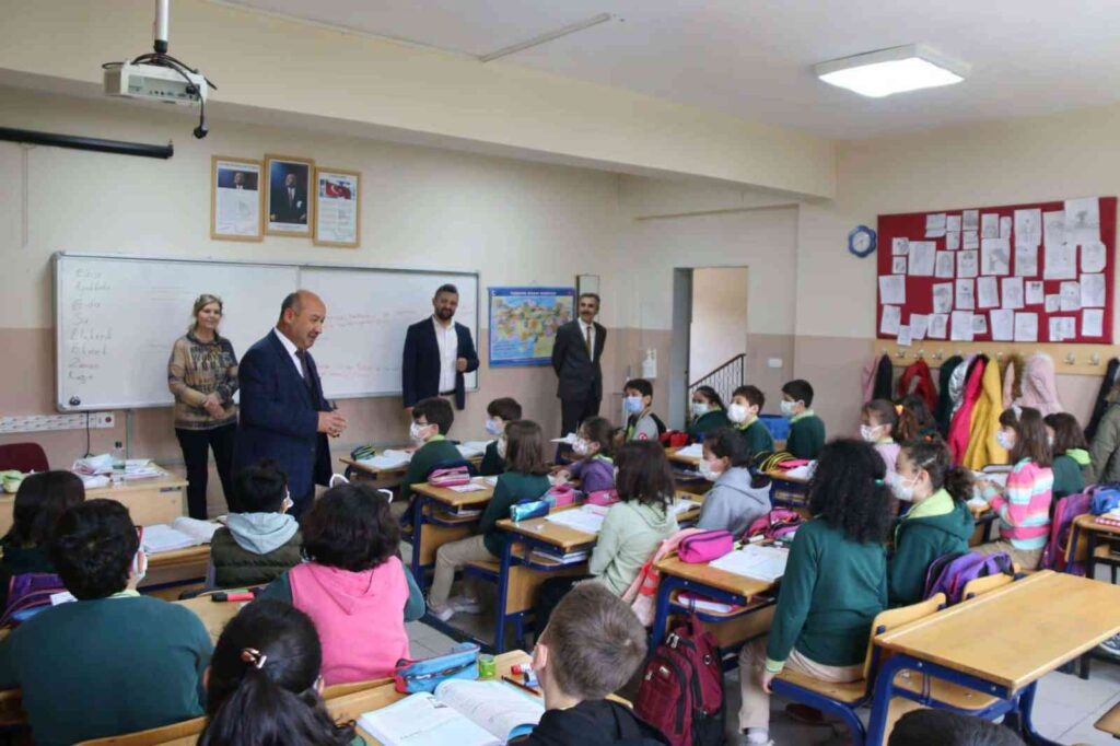 Müdür Başyiğit’in okul ziyaretleri