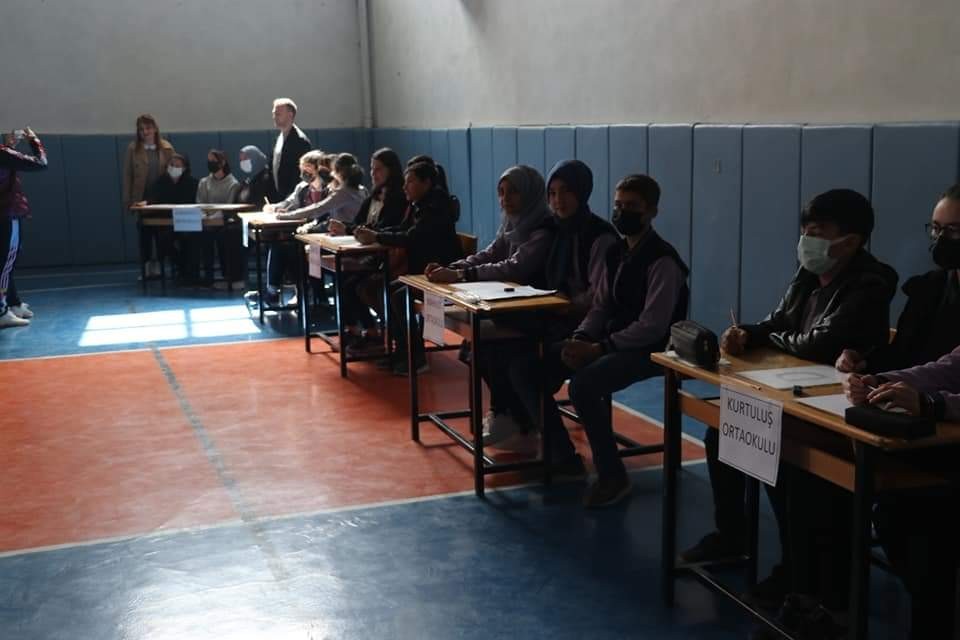 Okullar arası bilgi yarışması düzenlendi