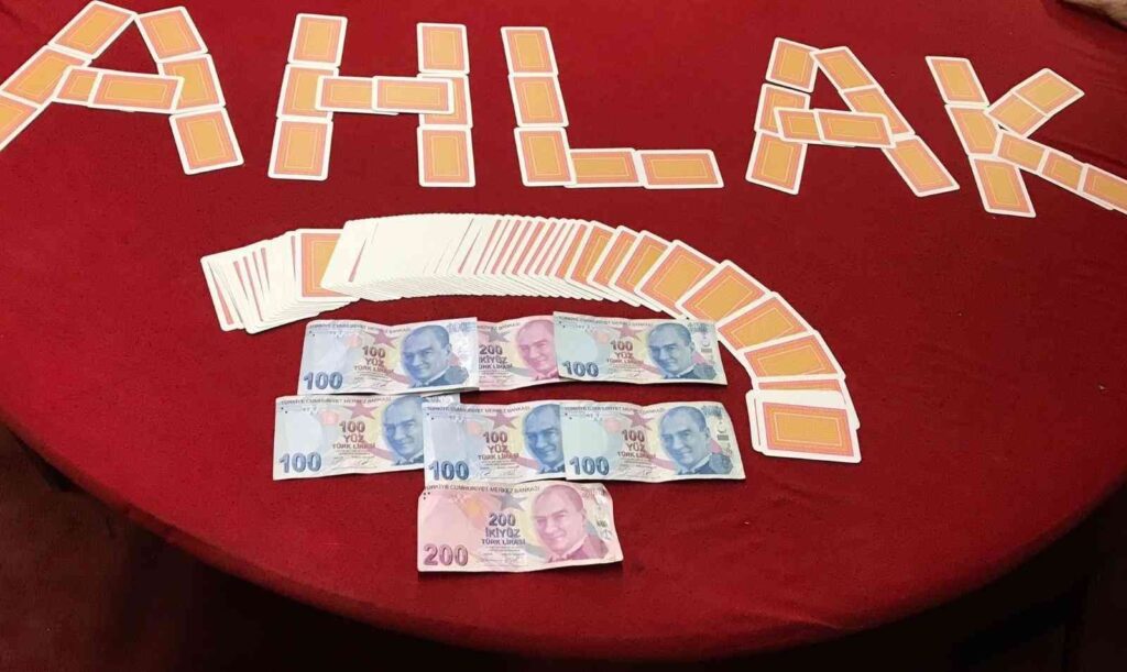 Polis ekiplerinden tombala operasyonu