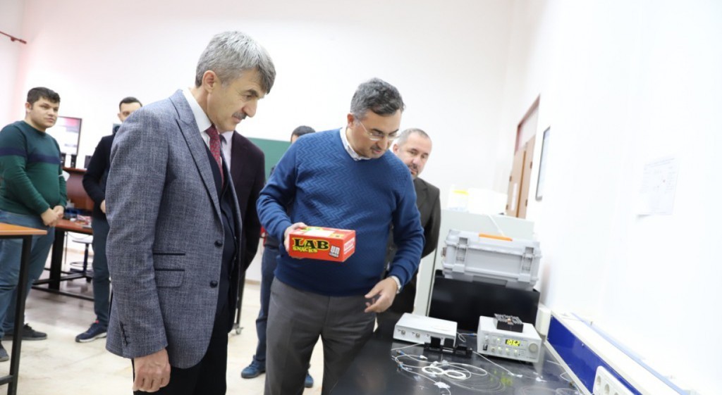 Rektör Uysal’dan DPÜ FOTAM’a ziyaret