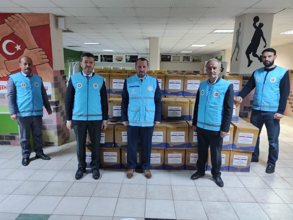 Simav Müftülüğünün “İyilik Paketleri” sahiplerine ulaştı