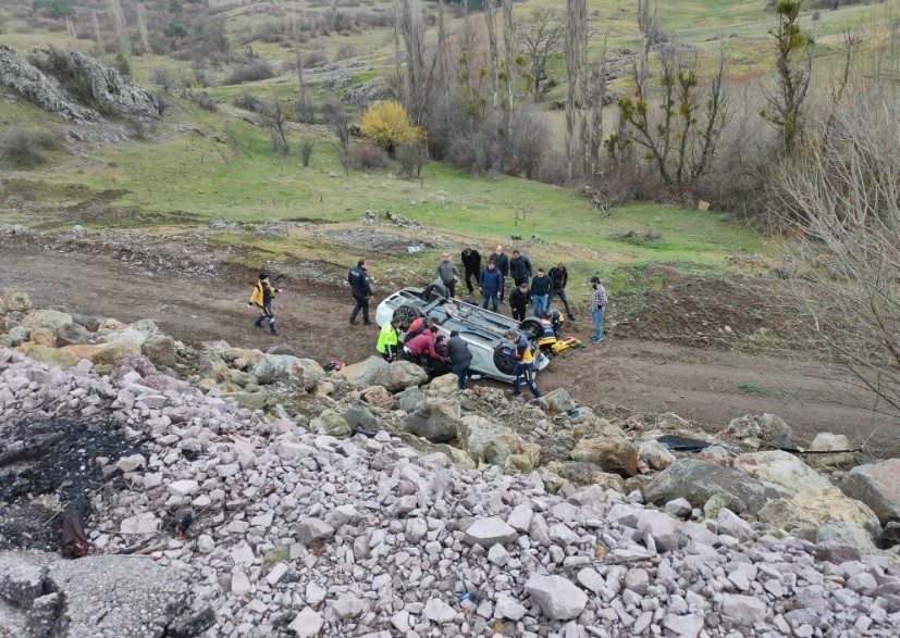 Tavşanlı’da trafik kazası: 3 yaralı