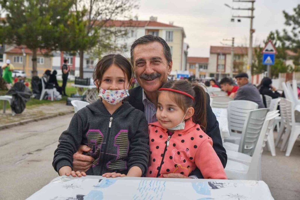 Tepebaşı’nda Ramazan sevinci sürüyor