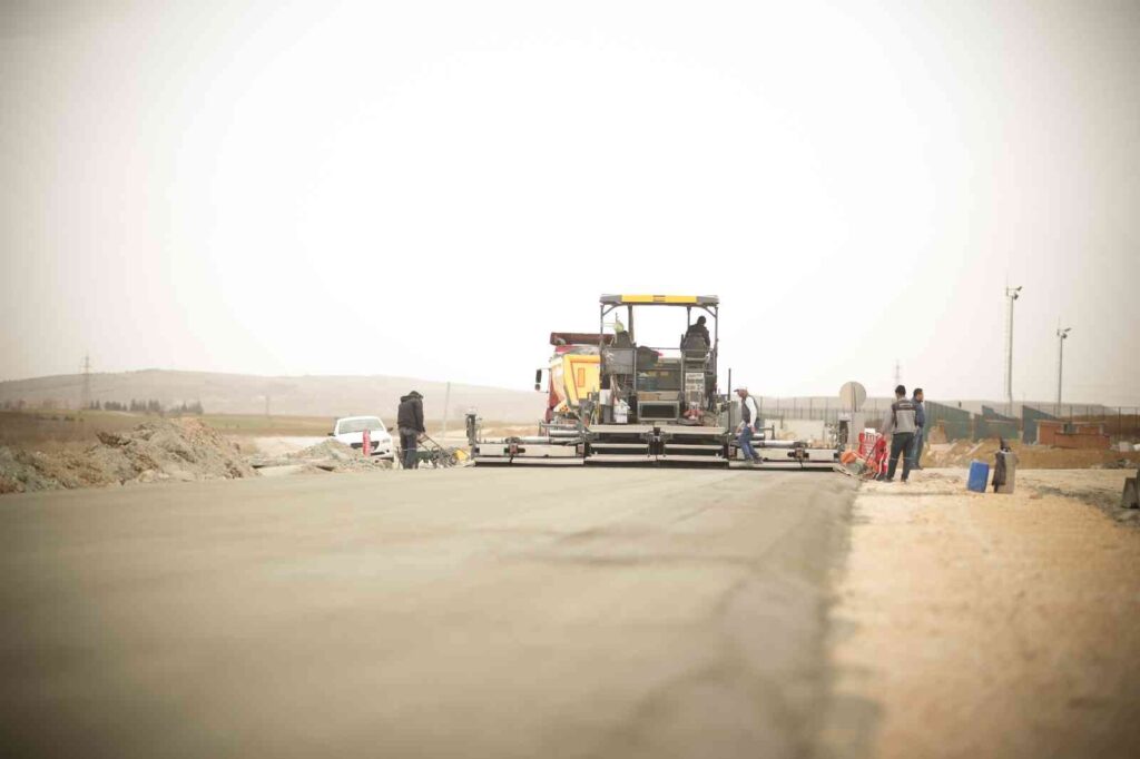Yoncalı’da beton yol imalatı tamamlandı
