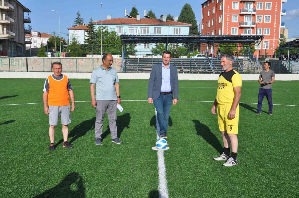 28 takım 1 ay boyunca yarışacak