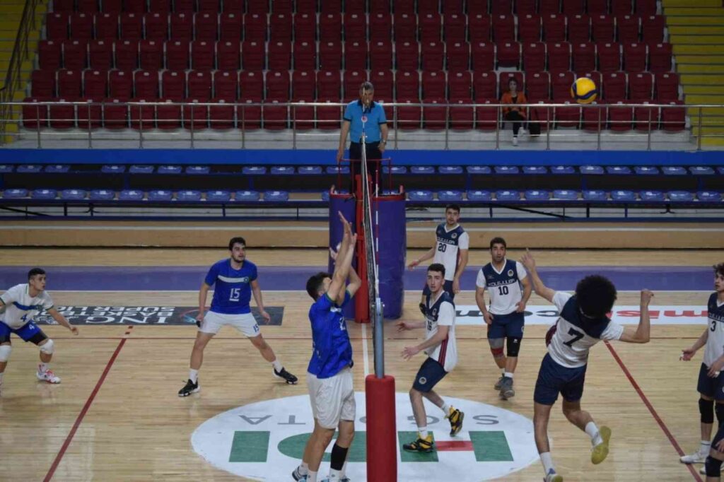 Afyonkarahisar’da Voleybol Genç Erkekler Play Off müsabakaları sona erdi