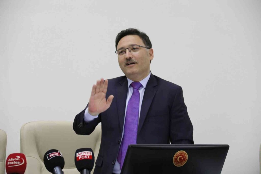 Afyonkarahisar’dan Kayseri’ye atanan Vali Gökmen Çiçek;